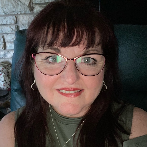 Meet your Posher, Tina - Picture 1 of 1